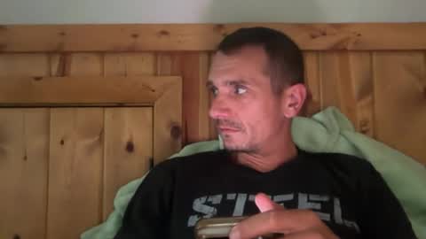 Snapshot of bennymn chatting on 15, 7, 2026 benny and innocentvixon online show from 15, 7, 2026