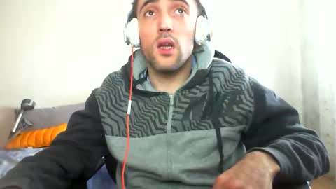 Snapshot of bentish chatting on 21, 12, 2025 bentish online show from 21, 12, 2025