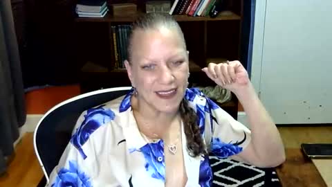 Snapshot of bentmountain chatting on 7, 3, 2026 DeniseDavid online show from 7, 3, 2026