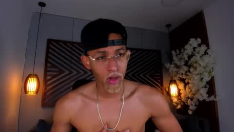 Snapshot of bento_fox chatting on 22, 10, 2025 bento_fox online show from 22, 10, 2025