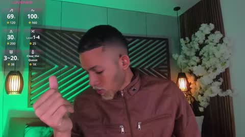 Snapshot of bento_fox chatting on 2, 11, 2025 bento_fox online show from 2, 11, 2025