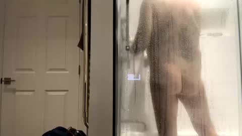 Snapshot of benz10001 chatting on 24, 12, 2024 benz10001 online show from 24, 12, 2024