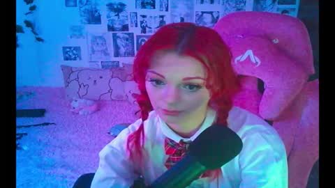 Snapshot of berriekitten chatting on 4, 11, 2025 BerrieKitten online show from 4, 11, 2025