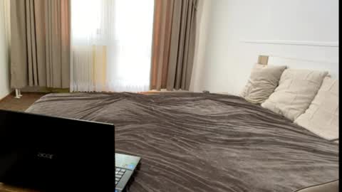 Alex and Victoria online show from 14, 4, 2026