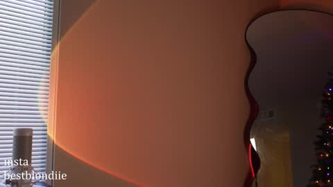 Chloe Next stream on Friday online show from 20, 12, 2024