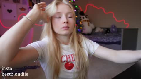 Chloe Next stream on Friday online show from 21, 12, 2024