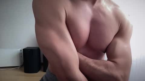 Snapshot of bestdick1991 chatting on 15, 5, 2026 BEST online show from 15, 5, 2026