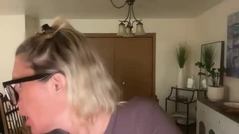 Snapshot of betterconvobesttime chatting on 23, 11, 2025 Best Time and Even better Convo online show from 23, 11, 2025