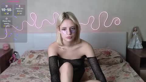 Snapshot of betty_blame chatting on 6, 11, 2025 Betty and Oscar online show from 6, 11, 2025