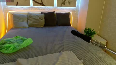 Snapshot of bettyrouse chatting on 21, 4, 2026 Betty online show from 21, 4, 2026