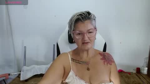 Snapshot of bety_cum3 chatting on 26, 4, 2026 bibiana online show from 26, 4, 2026