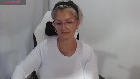 Snapshot of bety_cum3 chatting on 30, 4, 2026 bibiana online show from 30, 4, 2026