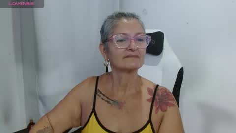 Snapshot of bety_cum3 chatting on 2, 5, 2026 bibiana online show from 2, 5, 2026