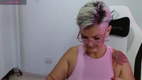 Snapshot of bety_cum3 chatting on 9, 5, 2026 bibiana online show from 9, 5, 2026