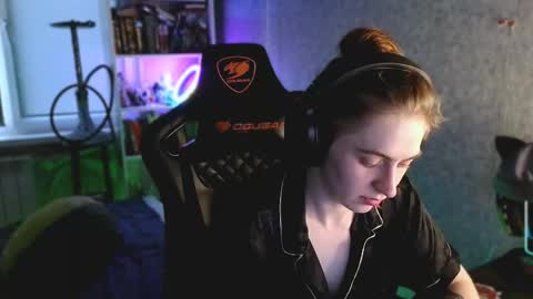 Snapshot of beverly_yay chatting on 18, 4, 2026 beverly_yay online show from 18, 4, 2026