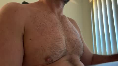 Snapshot of bfree121 chatting on 19, 4, 2026 bfree121 online show from 19, 4, 2026