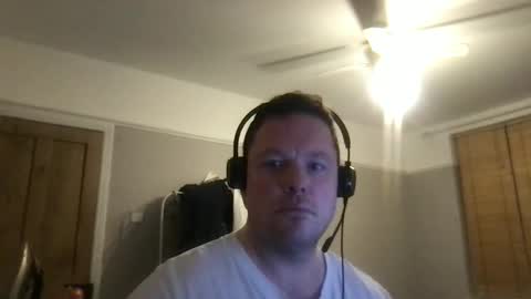 Snapshot of bhm2022 chatting on 12, 11, 2025 bhm2022 online show from 12, 11, 2025