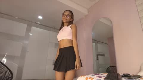 Snapshot of biancaa__18 chatting on 17, 12, 2025 biancaa__18 online show from 17, 12, 2025