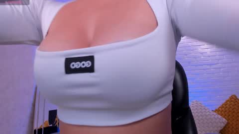 Snapshot of biancapierce_ chatting on 22, 12, 2025 Bianca Pierce online show from 22, 12, 2025