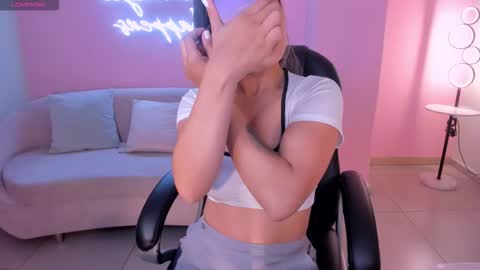 Snapshot of biancapierce_ chatting on 6, 3, 2026 Bianca Pierce online show from 6, 3, 2026