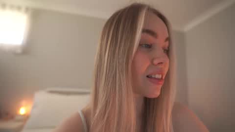 Snapshot of bibi_it_is chatting on 12, 11, 2025 Bibi online show from 12, 11, 2025