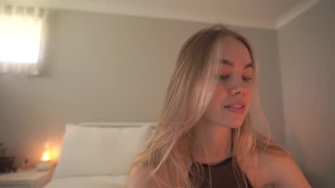 Snapshot of bibi_it_is chatting on 19, 12, 2025 Bibi online show from 19, 12, 2025