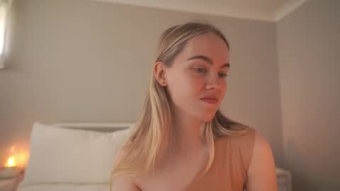 Snapshot of bibi_it_is chatting on 5, 4, 2026 Bibi online show from 5, 4, 2026