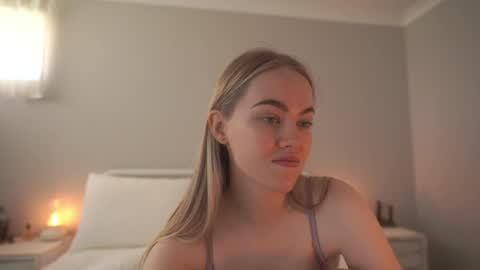 Snapshot of bibi_it_is chatting on 11, 4, 2026 Bibi online show from 11, 4, 2026