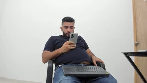 Snapshot of big_dad69 chatting on 24, 10, 2025 Tommy online show from 24, 10, 2025