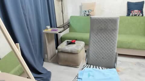 mom online show from 5, 11, 2025