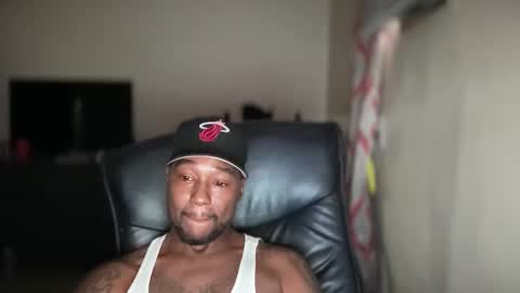 Snapshot of bigbackwoodcali chatting on 17, 11, 2025 bigbackwoodcali online show from 17, 11, 2025