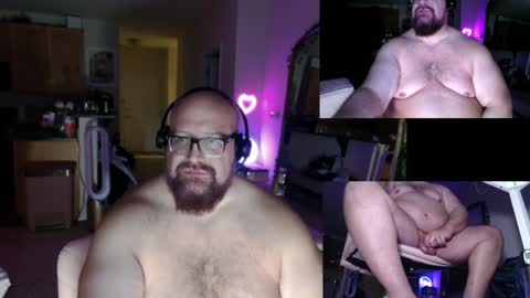 Snapshot of bigbear4cuddles chatting on 21, 4, 2026 BigBear4Cuddles online show from 21, 4, 2026