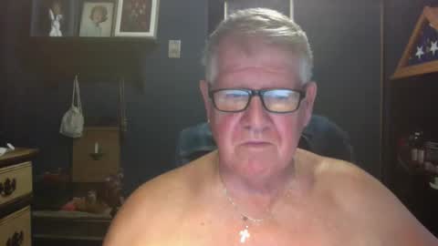 Snapshot of bigbeerdrinker1 chatting on 22, 10, 2025 bigbeerdrinker online show from 22, 10, 2025