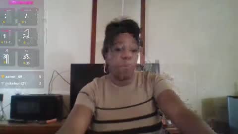 Snapshot of bigboobs_bouncin chatting on 27, 12, 2024 Ashley online show from 27, 12, 2024