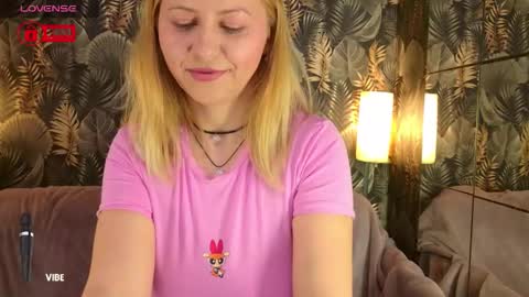 Snapshot of bigboobsarri chatting on 27, 3, 2026 BigBoobsArri online show from 27, 3, 2026