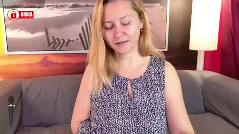 Snapshot of bigboobsarri chatting on 19, 5, 2026 BigBoobsArri online show from 19, 5, 2026