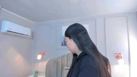   online show from 25, 9, 2025