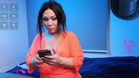 Snapshot of bigboottyxxx chatting on 8, 6, 2026 kyra Moor online show from 8, 6, 2026