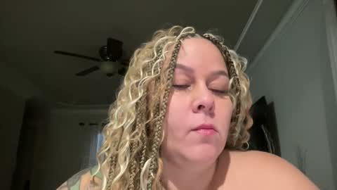 Snapshot of bigbreastsabrina chatting on 5, 3, 2026 BIG BREAST SABRINA online show from 5, 3, 2026