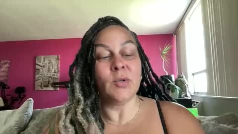 Snapshot of bigbreastsabrina chatting on 22, 4, 2026 BIG BREAST SABRINA online show from 22, 4, 2026