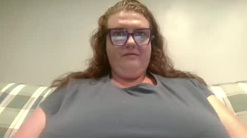 bigbustytittiescouple online show from 17, 6, 2026