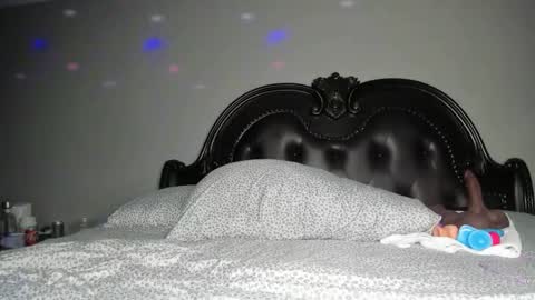 Snapshot of bigbuttsarena chatting on 18, 12, 2025 bigbuttsarena online show from 18, 12, 2025