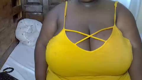 Snapshot of bigchocotities chatting on 1, 2, 2025 bigchocotities online show from 1, 2, 2025