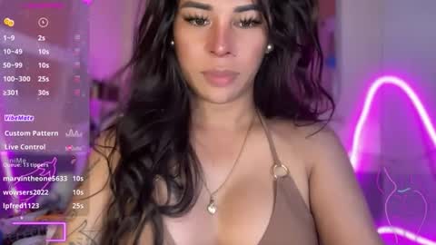 Snapshot of bigcockamanda23 chatting on 6, 10, 2025 queen amanda online show from 6, 10, 2025