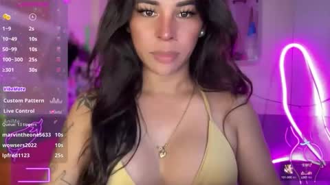 Snapshot of bigcockamanda23 chatting on 10, 10, 2025 queen amanda online show from 10, 10, 2025