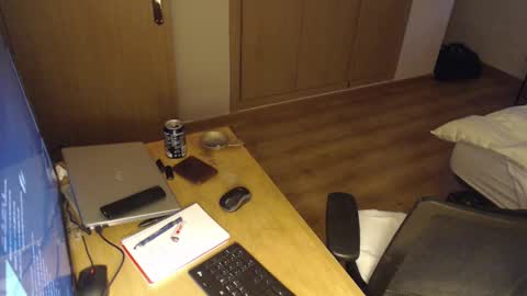 bigcok35spain online show from 26, 2, 2025