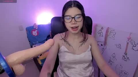 Snapshot of bigfinger125 chatting on 5, 4, 2026 Lucy and Fred online show from 5, 4, 2026