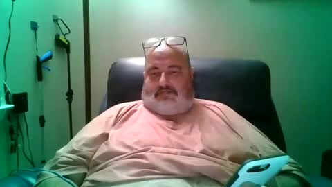 Snapshot of bigfuzzyteddybear chatting on 28, 9, 2025 bigfuzzyteddybear online show from 28, 9, 2025