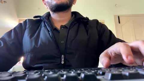 bighandsomesatisfy online show from 4, 1, 2025