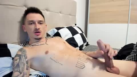 Snapshot of bigjustinnn chatting on 4, 11, 2025 bigjustinnn online show from 4, 11, 2025